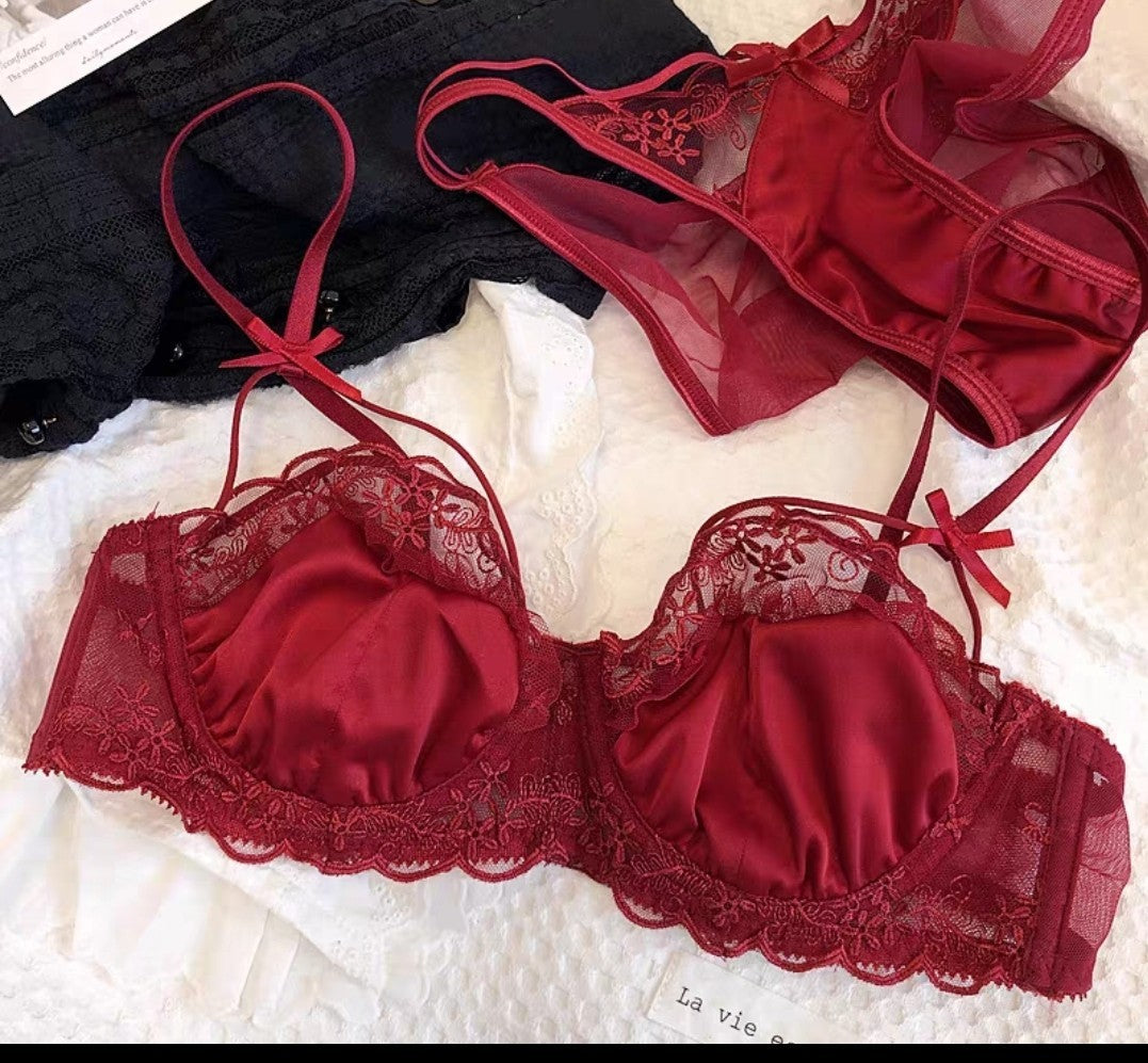 Women's French-style Breathable Lace Embroidered Pure Bra